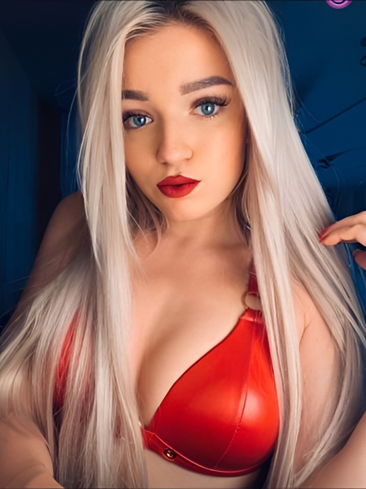 Эльза привлекальеная девушка из Кировска цена от 10000 руб