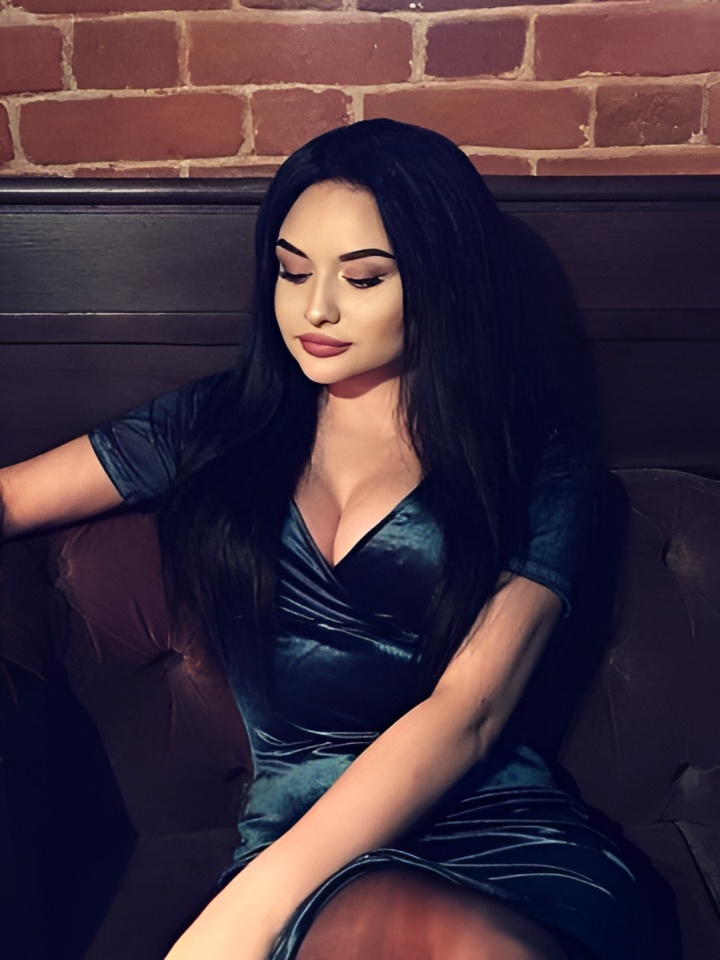 Лилия привлекальеная девушка из Кировска цена от 5000 руб