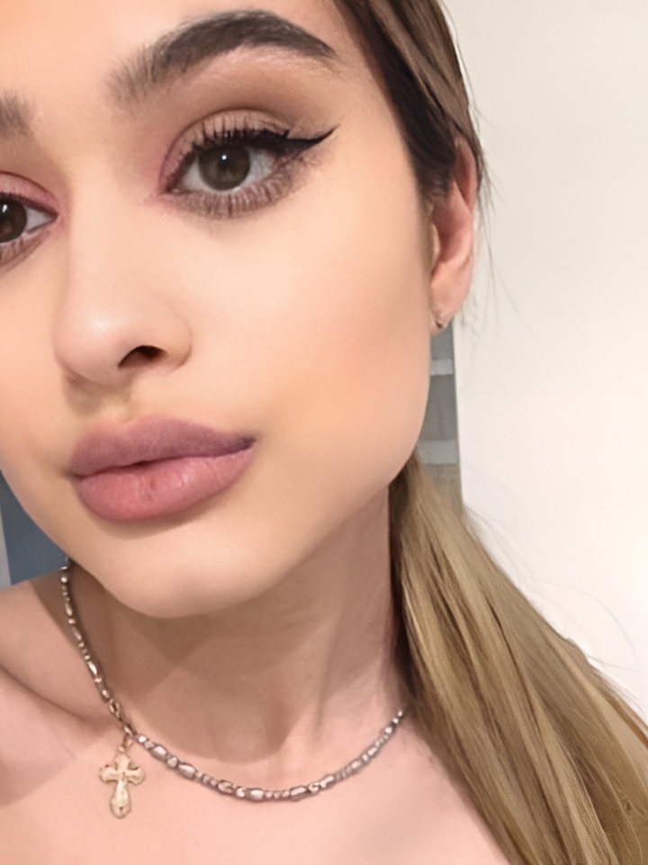 Марина привлекальеная девушка из Кировска цена от 3000 руб