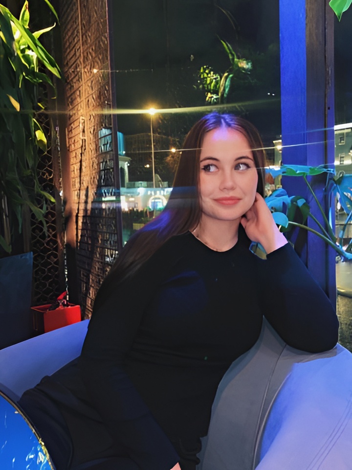 Софи привлекальеная девушка из Кировска цена от 4000 руб