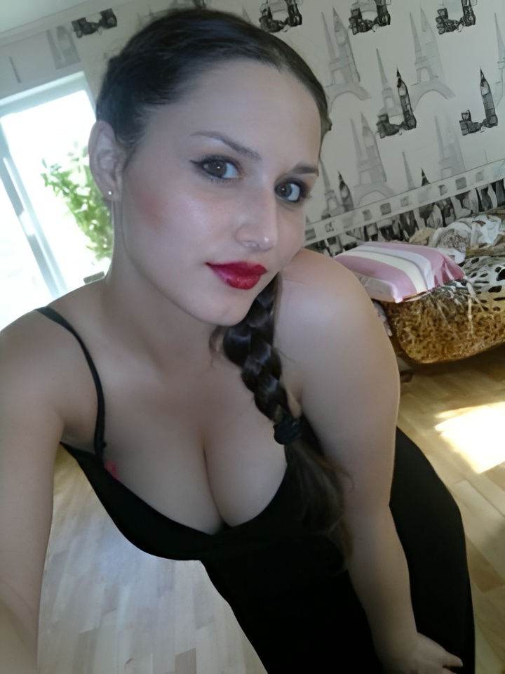 Стелла привлекальеная девушка из Кировска цена от 2000 руб