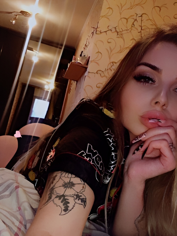 Вероника привлекальеная девушка из Кировска цена от 4000 руб