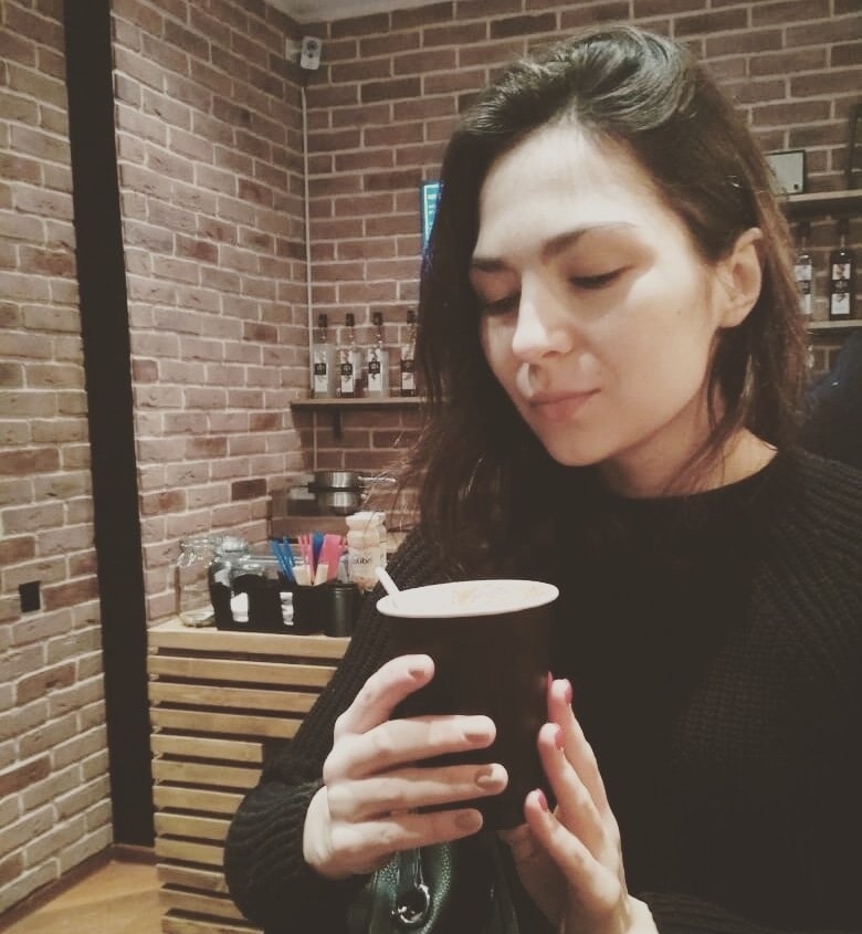 Элис привлекальеная девушка из Кировска цена от 4000 руб