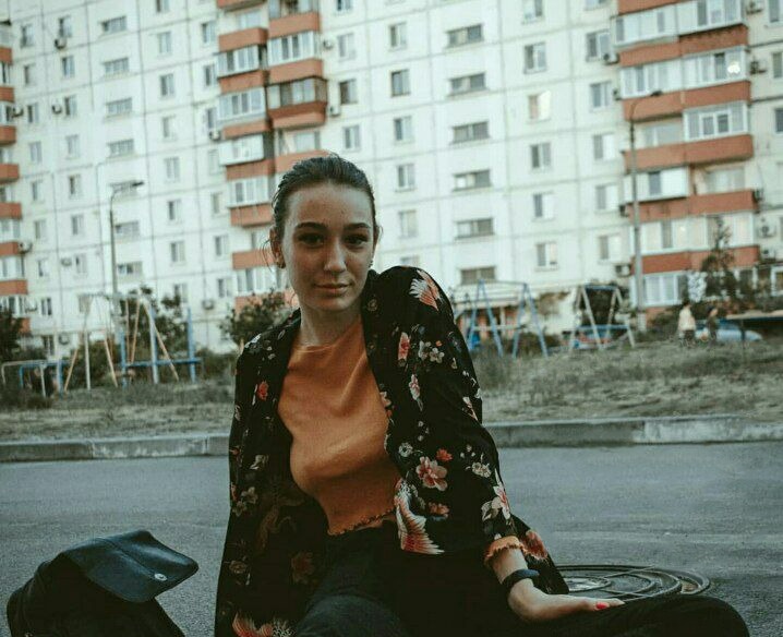 Лизка привлекальеная девушка из Кировска цена от 3000 руб