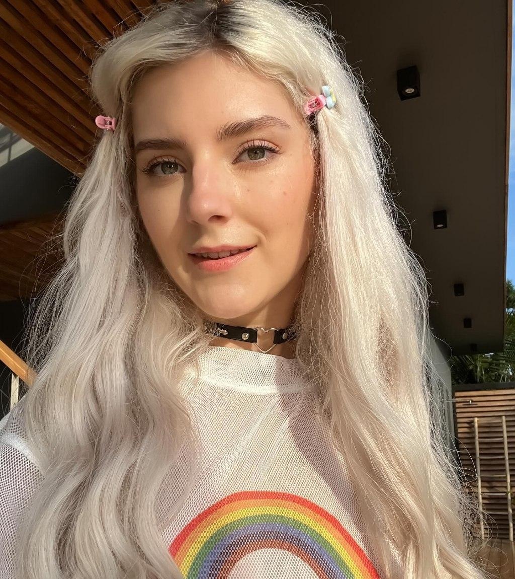 Яна привлекальеная девушка из Кировска цена от 8000 руб