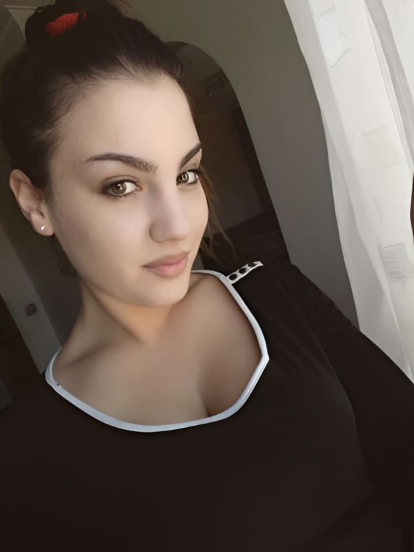 Анюта привлекательная девушка из Кировска цена от 1500 руб