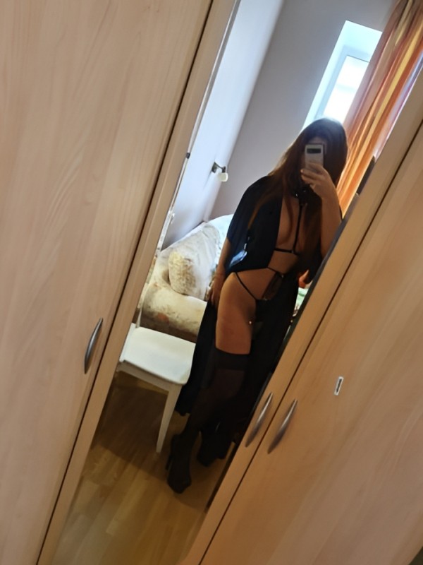 Лина привлекательная девушка из Кировска цена от 5000 руб