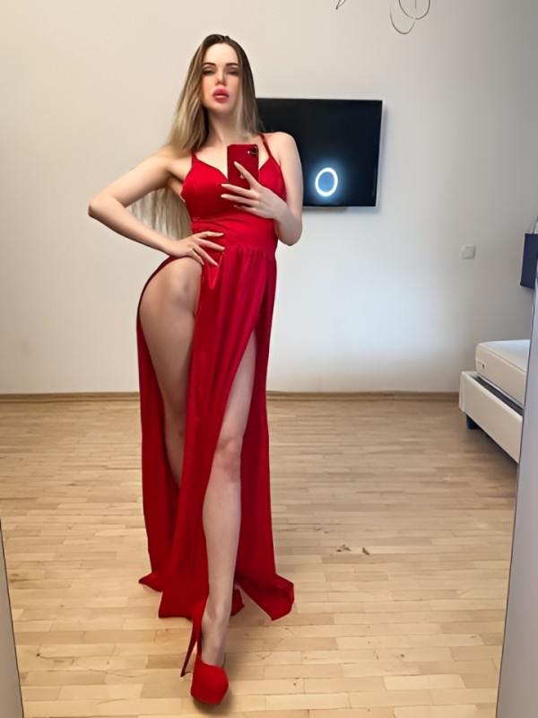 Олеся привлекательная девушка из Кировска цена от 1500 руб