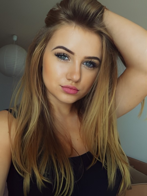 Рада привлекательная девушка из Кировска цена от 2000 руб