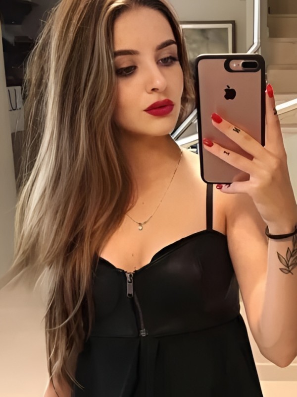 Снежанна привлекательная девушка из Кировска цена от 1500 руб