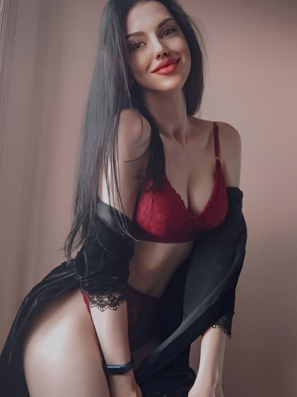 Злата привлекательная девушка из Кировска цена от 5000 руб