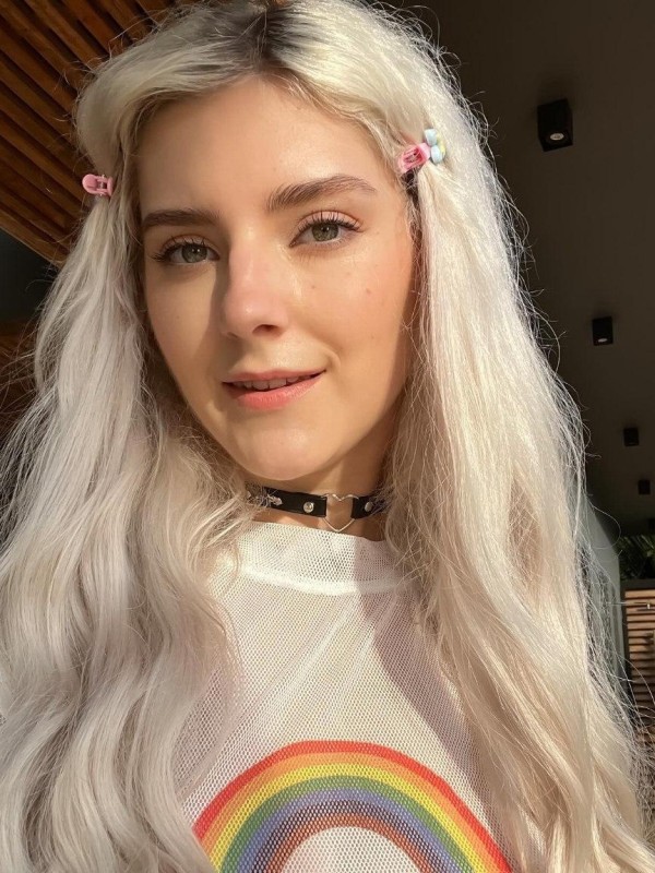 Яна привлекательная девушка из Кировска цена от 8000 руб