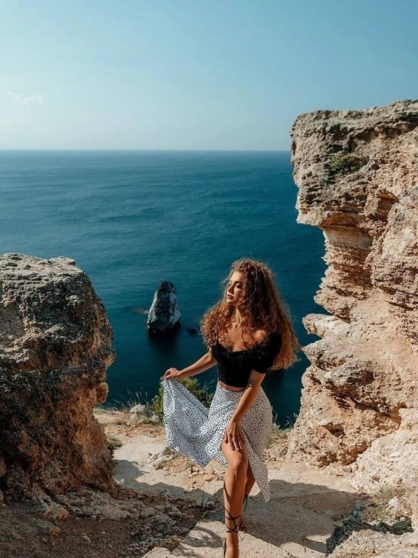 Ава привлекательная девушка из Кировска цена от 5000 руб